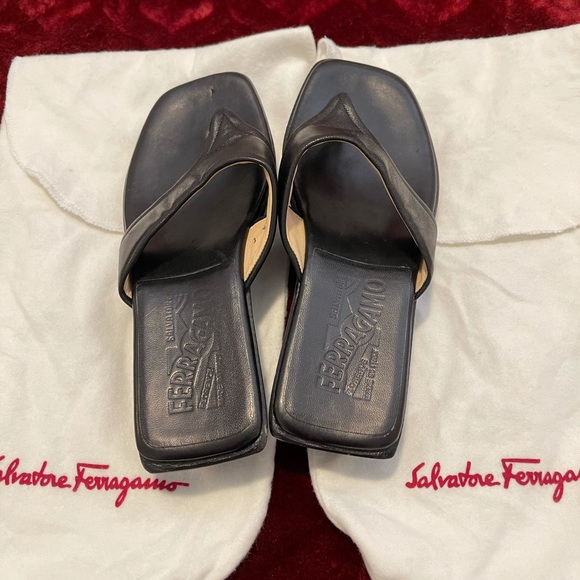 Authentic Salvatore Ferregamo wooden sandals - Picture 2 of 6